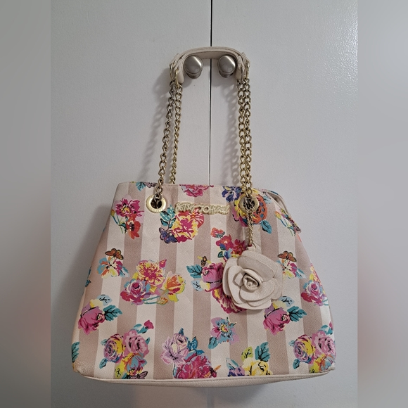 Betsey Johnson Handbags - Betsey Johnson Large Floral Tote Shoulder Bag Flower Hang Tag Gold Details